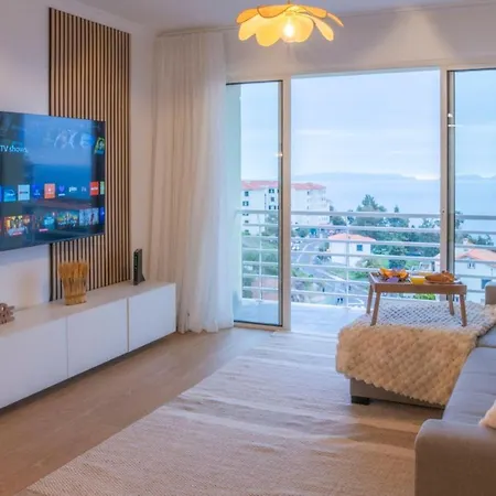 Cm Golden View Apartment *