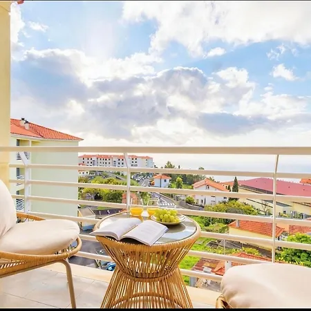 Cm Golden View * Canico (Madeira)